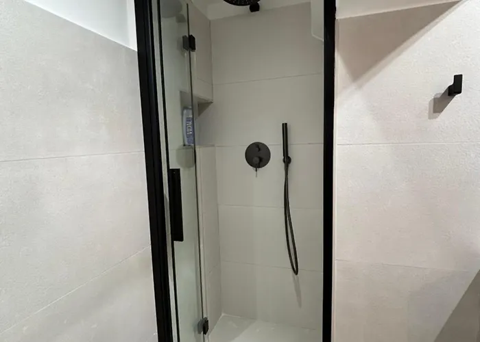 La Di Alizeh 奥斯图尼